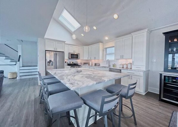 雪櫃、微波爐、爐具、洗碗機