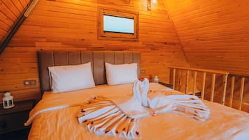 Escritorio y espacio para trabajar con laptop