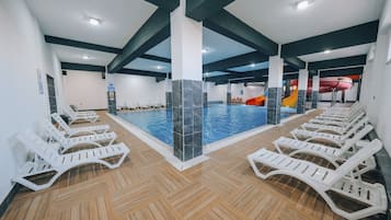 2 piscines couvertes