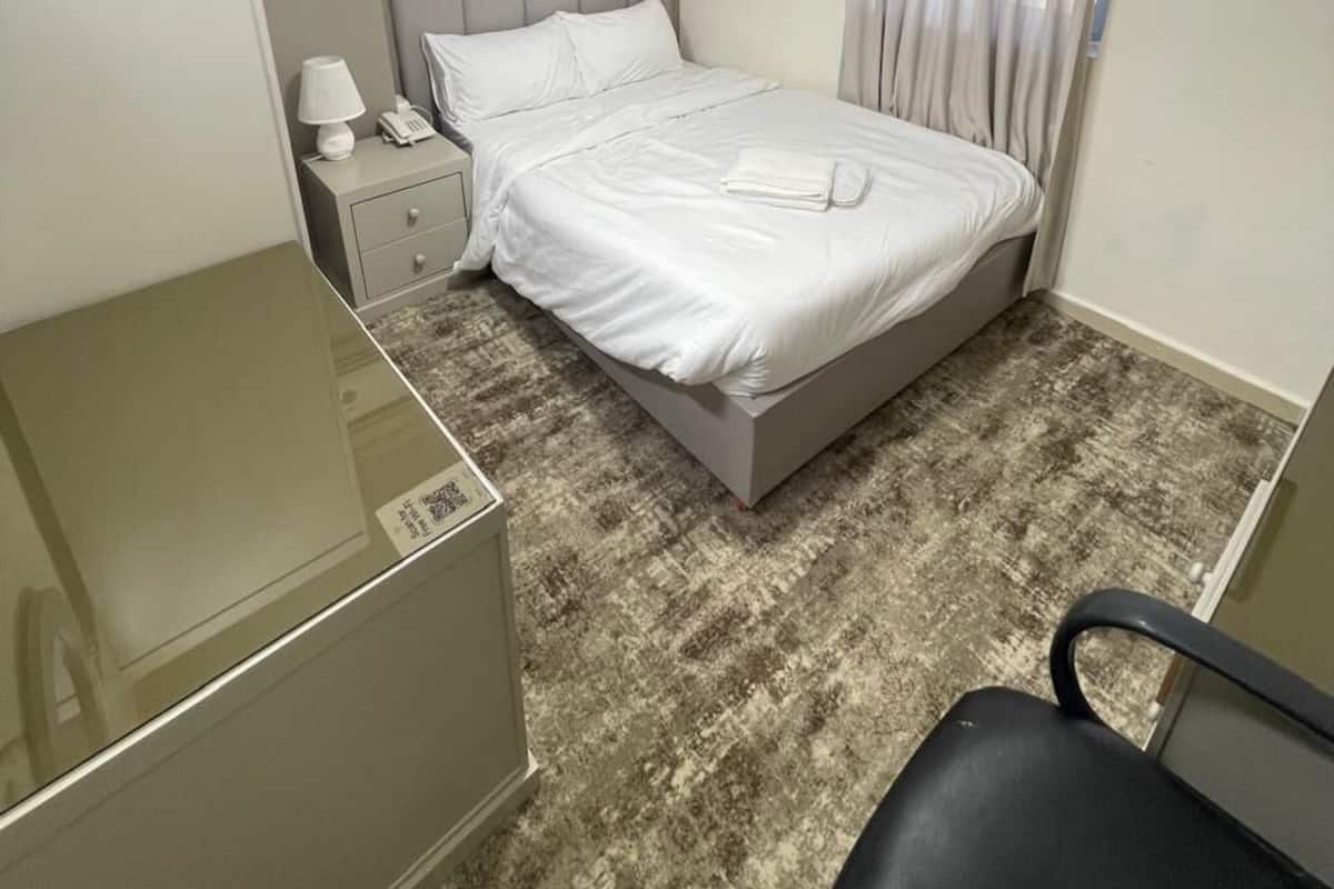 Habitación doble estándar | 1 habitación, minibar, wifi gratis y ropa de cama