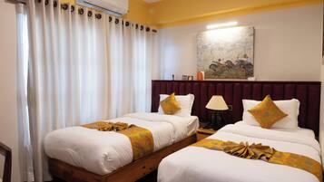 Camera Deluxe con 2 letti singoli | 1 camera, biancheria da letto di alta qualità, materassi a doppio strato