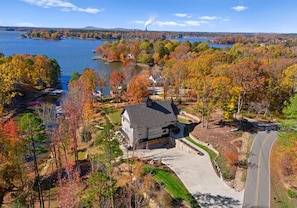 Exterior - The Grand on Greenbay-7 bedrooms | Sleeps 20 | Modern new build (Mooresville)