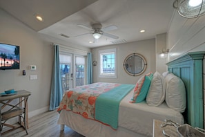 2 bedrooms, desk, free WiFi, bed sheets - Sailfish & Dolphin Buyout by AvantStay | 2 units, Marina Front + View, Patio (Port Aransas)