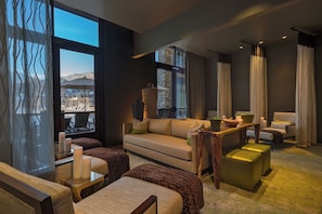 Smart TV, fireplace, offices