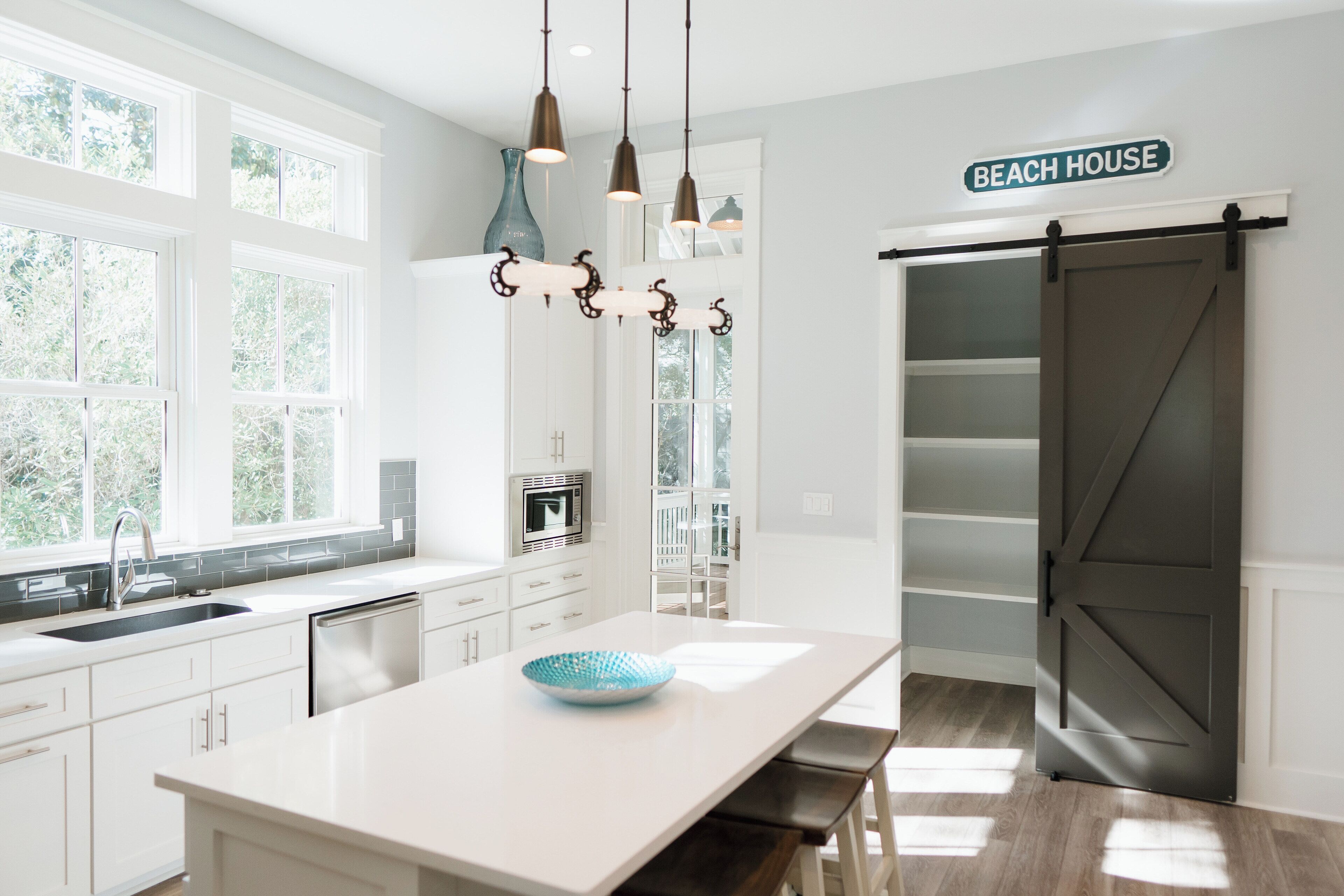 冰箱、微波炉、烤箱、炉灶