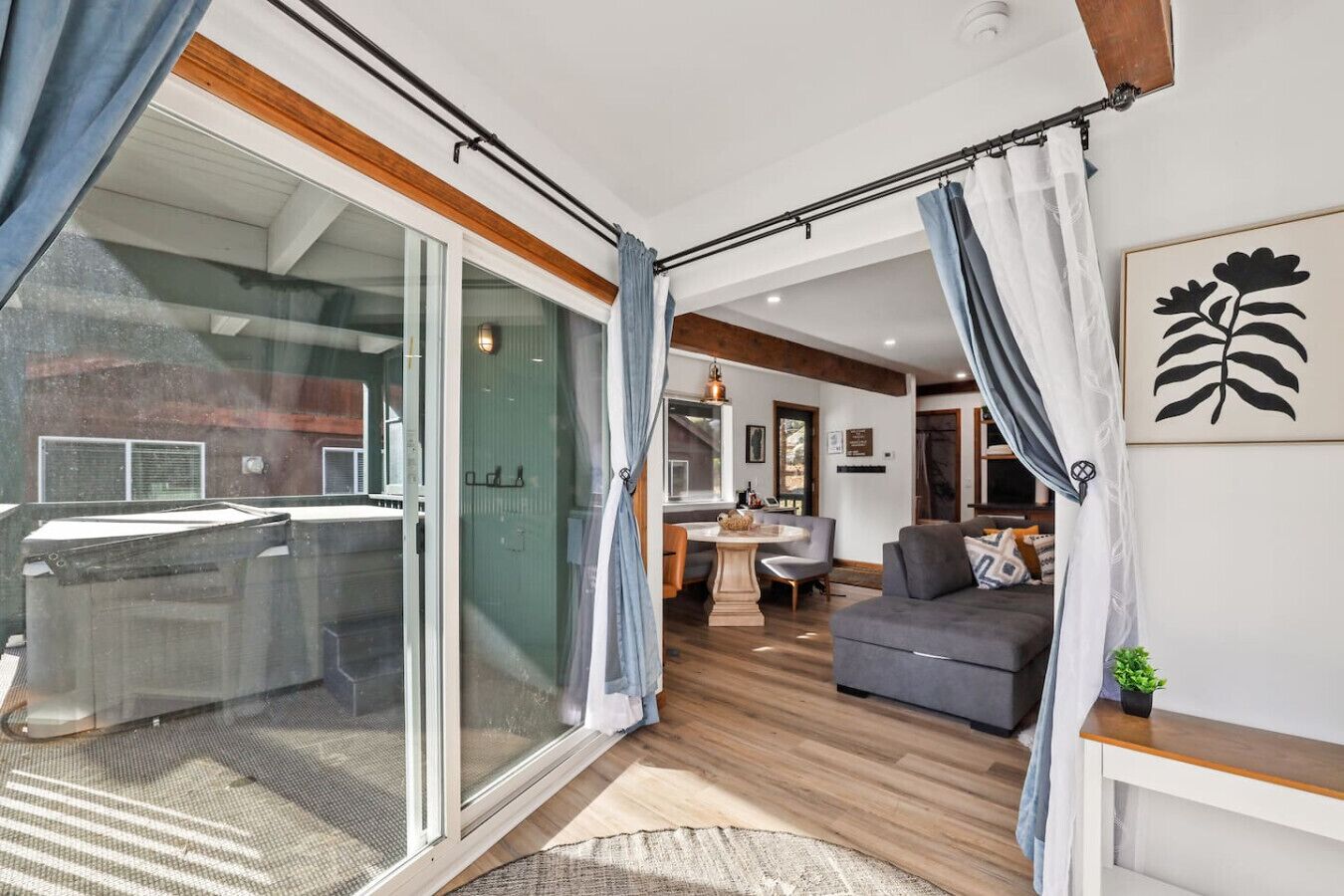 Televisión, chimenea