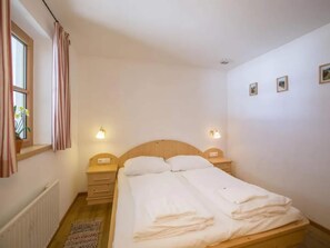 5 bedrooms, WiFi