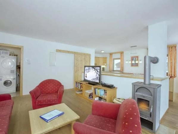 TV, fireplace, DVD player