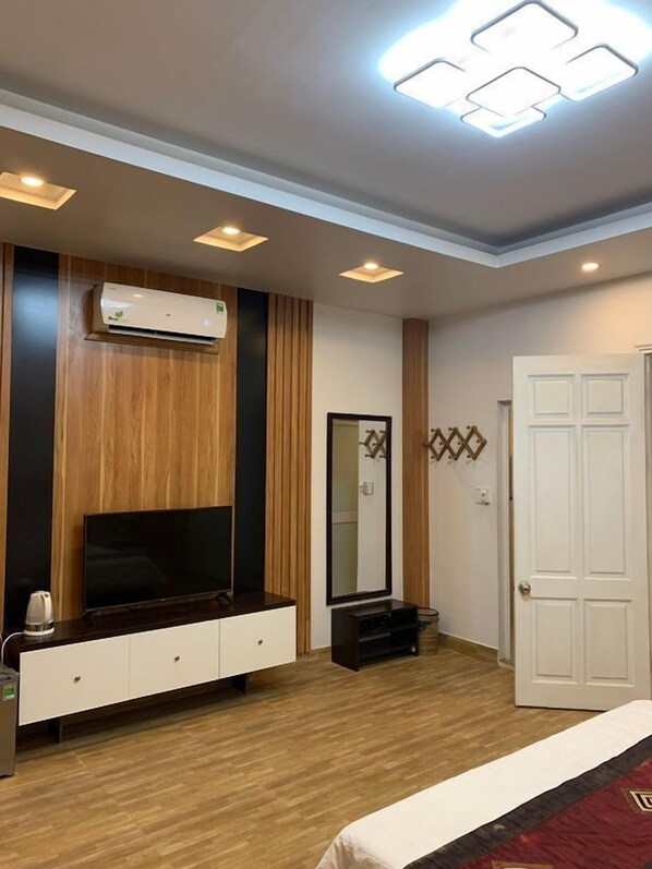 Basic Room | Free WiFi - Hoang Lan Hotel KDT Xala HN - BAY LUXURY (Hanoi)