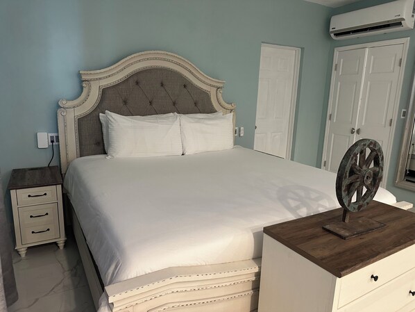 Iron/ironing board, WiFi, bed sheets