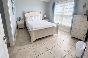 4 Schlafzimmer, Bügeleisen/Bügelbrett, kostenloses WLAN, Bettwäsche