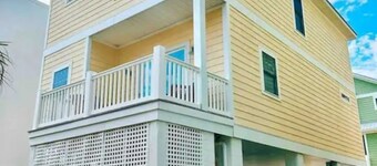 4-bedroom Beach House Escape!