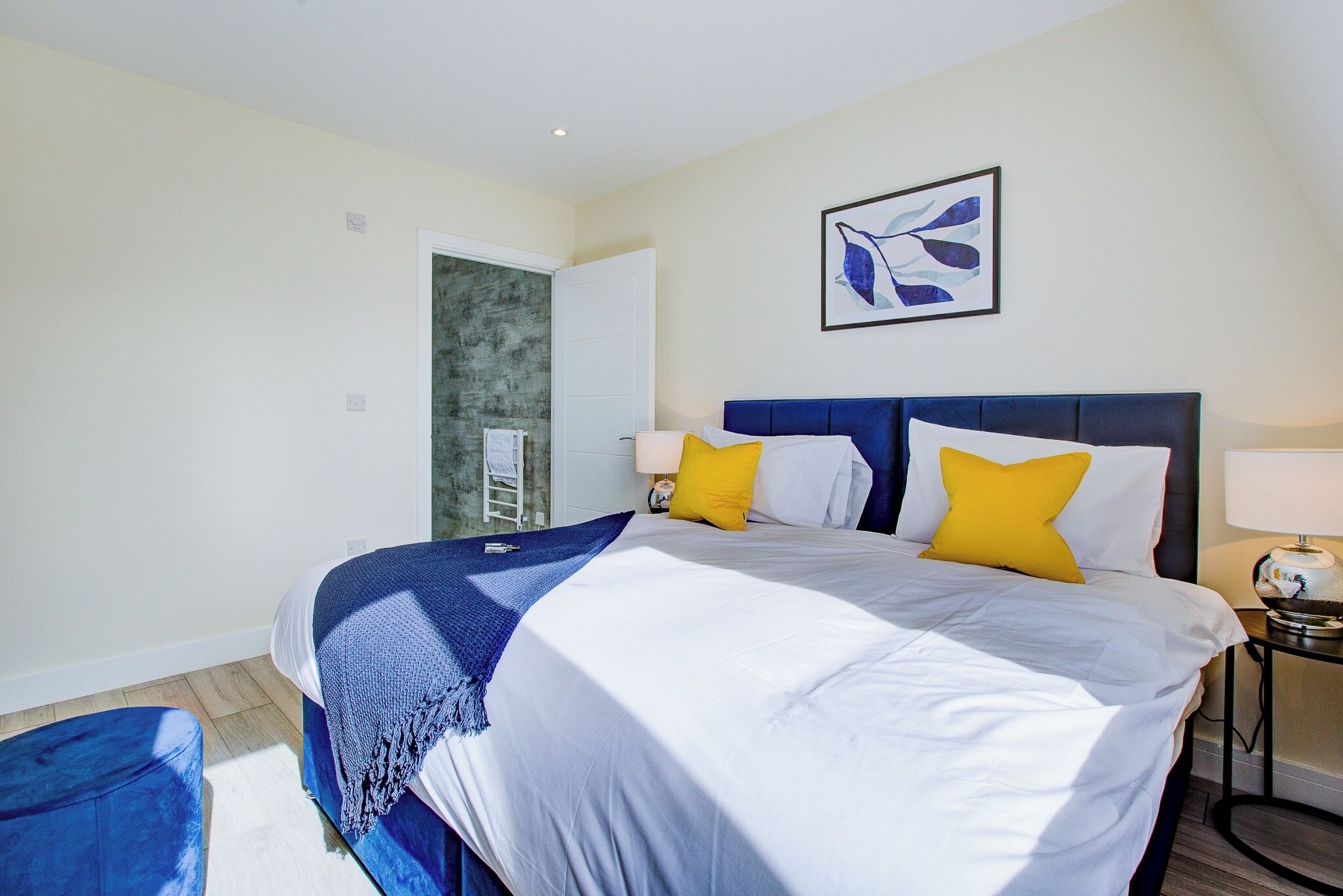 2 bedrooms, desk, iron/ironing board, travel cot