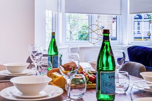 Dining - Hybrid Resi - New Malden |3 Bed Apartment (New Malden)