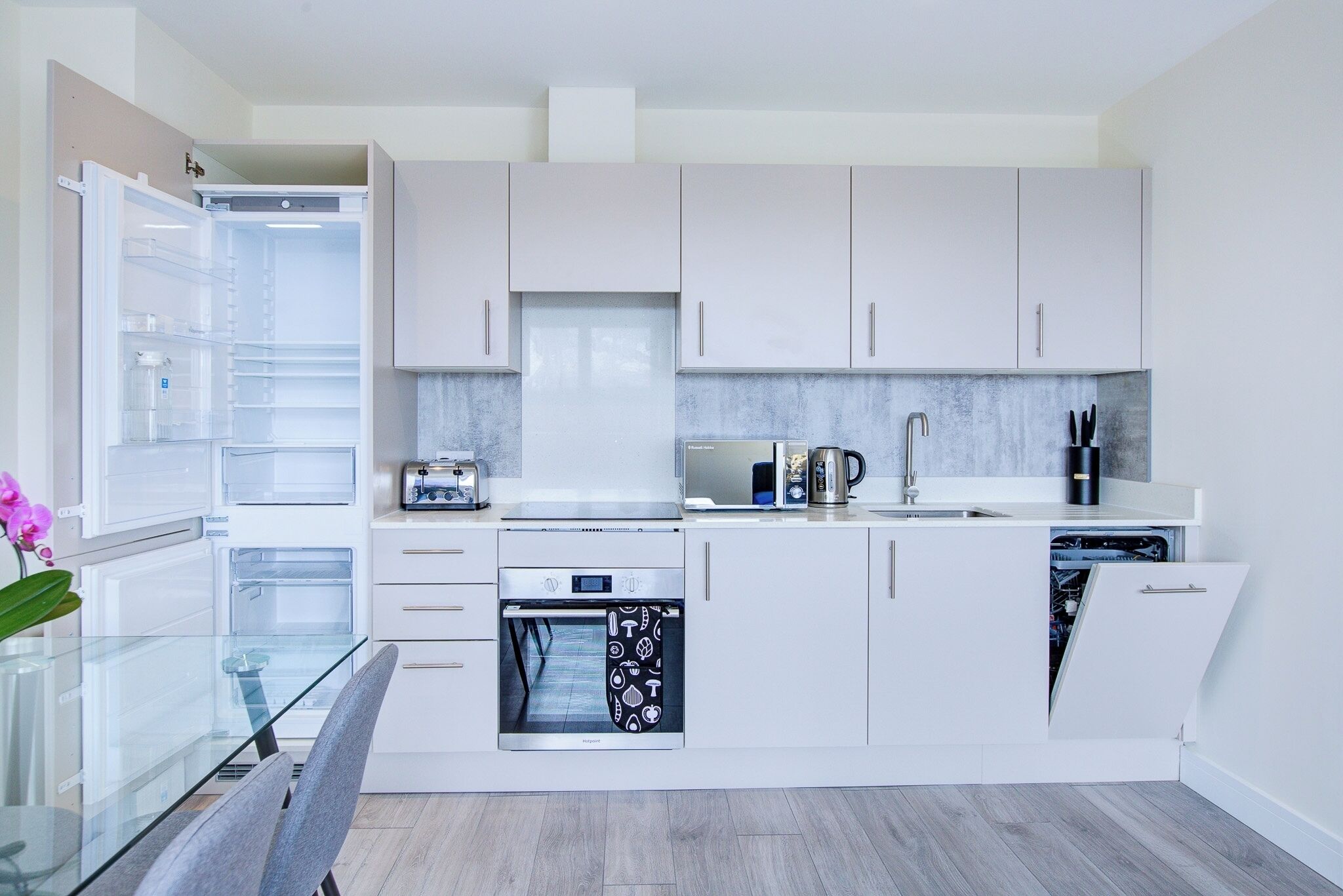 Fridge, microwave, oven, dishwasher