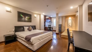 Grand Studio Suite | Desk, free WiFi - Azumaya Hotel Thai Van Lung 1 (Ho Chi Minh City)