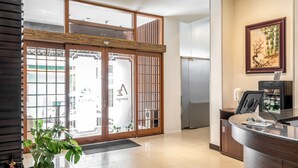 Reception - Azumaya Hotel Thai Van Lung 1 (Ho Chi Minh City)