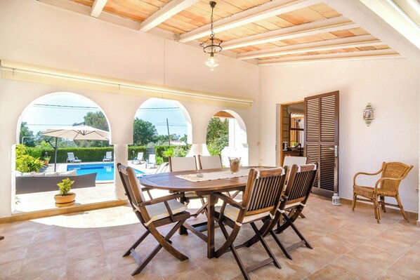 Outdoor dining - Casa Garonda - Villa With Private Pool In Cala Pi (Cala Pi, Illes Balears)