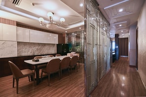 Luxury Penthouse, 4 Bedrooms, City View | Private kitchen