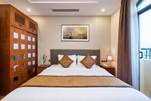 Luxury Suite | 4 bedrooms, desk, laptop workspace, free WiFi