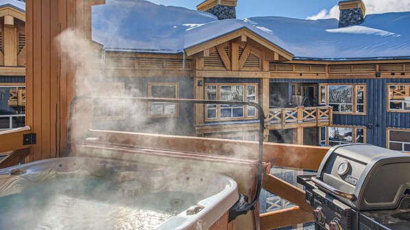 Baignoire à remous extérieure