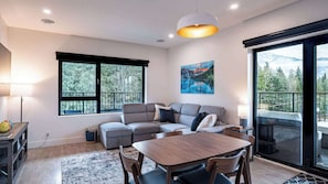 TV - Revelstoke - Alpine Retreat (Revelstoke)