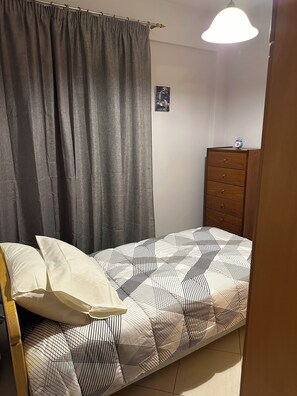 2 bedrooms, iron/ironing board, free WiFi - Brand New Apt in Tagarades Thessaloniki (Thermi)