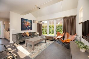 Smart TV - Luxury holiday home for 6 people (Hoge Hexel)