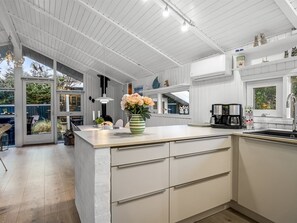 Réfrigérateur, micro-ondes, lave-vaisselle