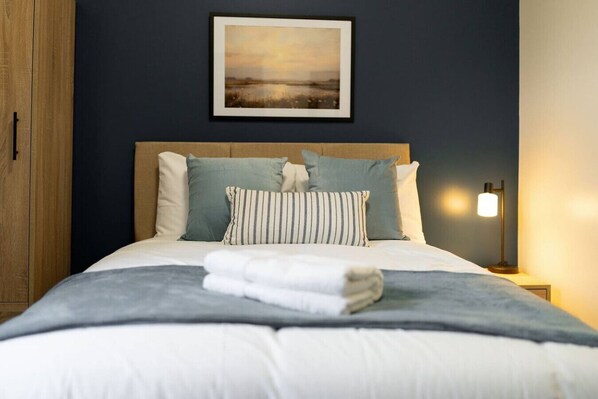 Iron/ironing board, free WiFi, bed sheets