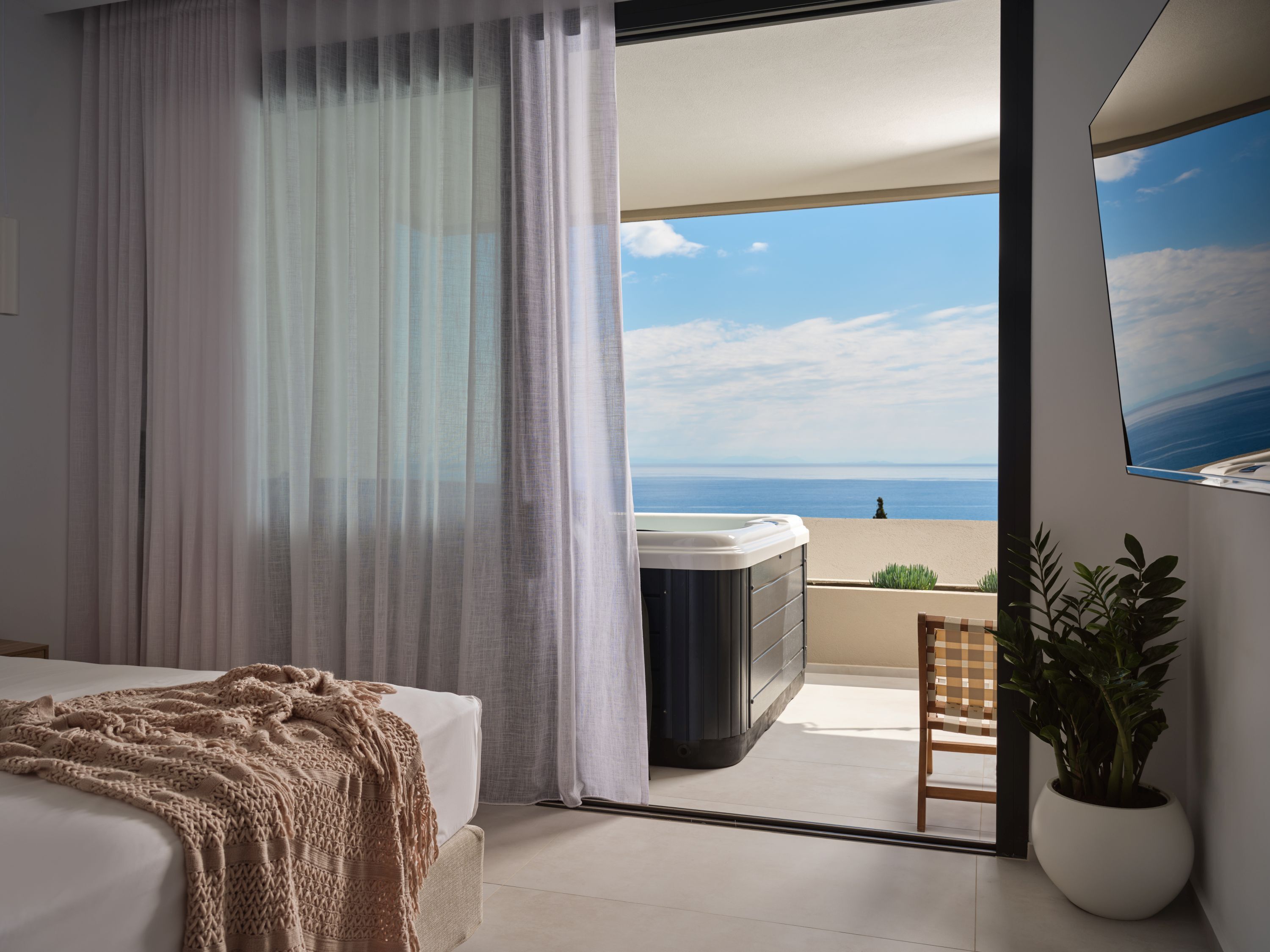Junior Suite, Sea View | Free WiFi, bed sheets
