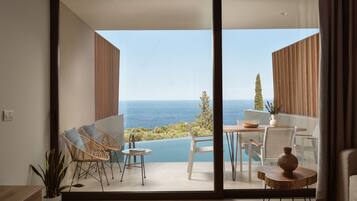 Basic Studio Suite, Sea View | 1 bedroom, free cribs/infant beds, travel crib, free WiFi