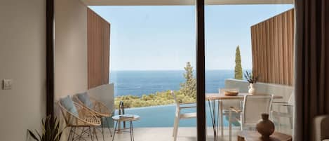 Basic Studio Suite, Sea View | 1 bedroom, free cribs/infant beds, travel crib, free WiFi