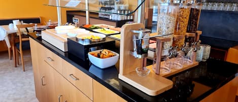 Free daily buffet breakfast