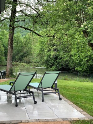 Property grounds - Chalet cottage Le Lison 4 rooms Franche Comté
 very quiet river animals accepted (Nans-Sous-Sainte-Anne)