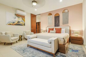 4 chambres, coffres-forts dans les chambres, fer et planche à repasser