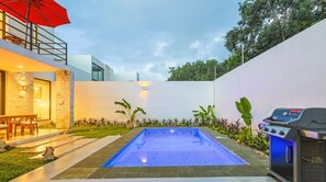 Outdoor dining - Gated Townhouse | Pool | BBQ | Gym | Paddle Court (Playa del Carmen)
