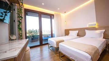 Exclusive Apartment, 4 Bedrooms, Balcony, City View | 2 bedrooms, free WiFi