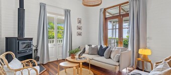 Hinterland Views - Light Filled Holiday Home with Pool