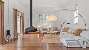 Luokittelematon kuva, 5 kautta 18, painike