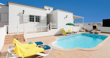 Villa Diama With 3 Bedrooms and 2 Bathrooms
