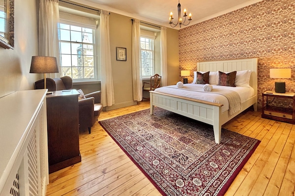 The William Wallace Room | Historic Grandeur With Majestic City Views