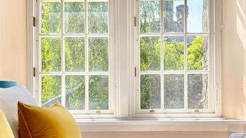 3 bedrooms, iron/ironing board, travel crib, free WiFi