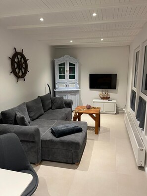 Smart TV - FeWo Wald & Düne Apartment  (Karlshagen)