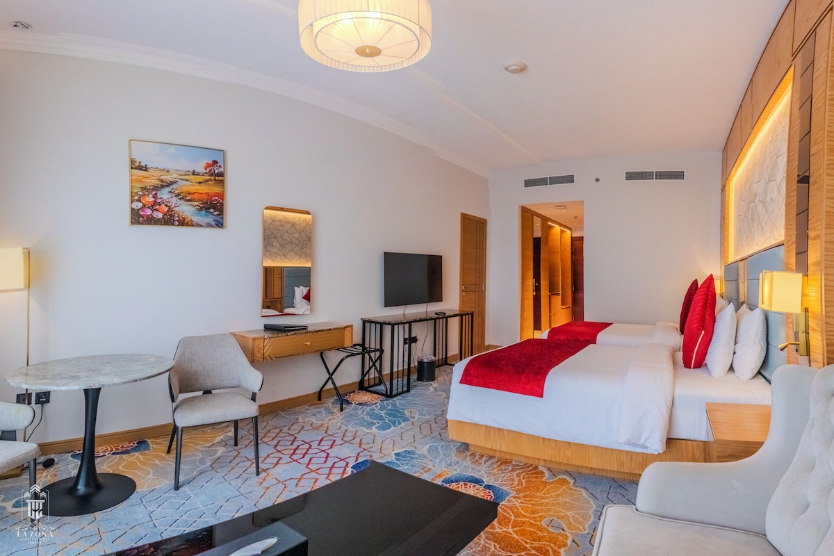 Deluxe Twin Room | In-room safe, desk, blackout curtains, iron/ironing board