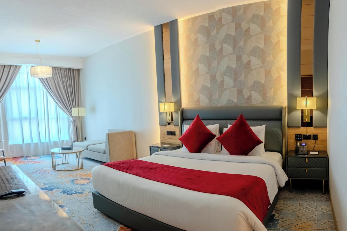Deluxe Double Room | In-room safe, desk, blackout curtains, iron/ironing board