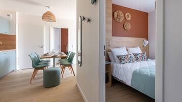 Apartment, 3 Bedrooms, Balcony | Free cribs/infant beds, free WiFi, bed sheets