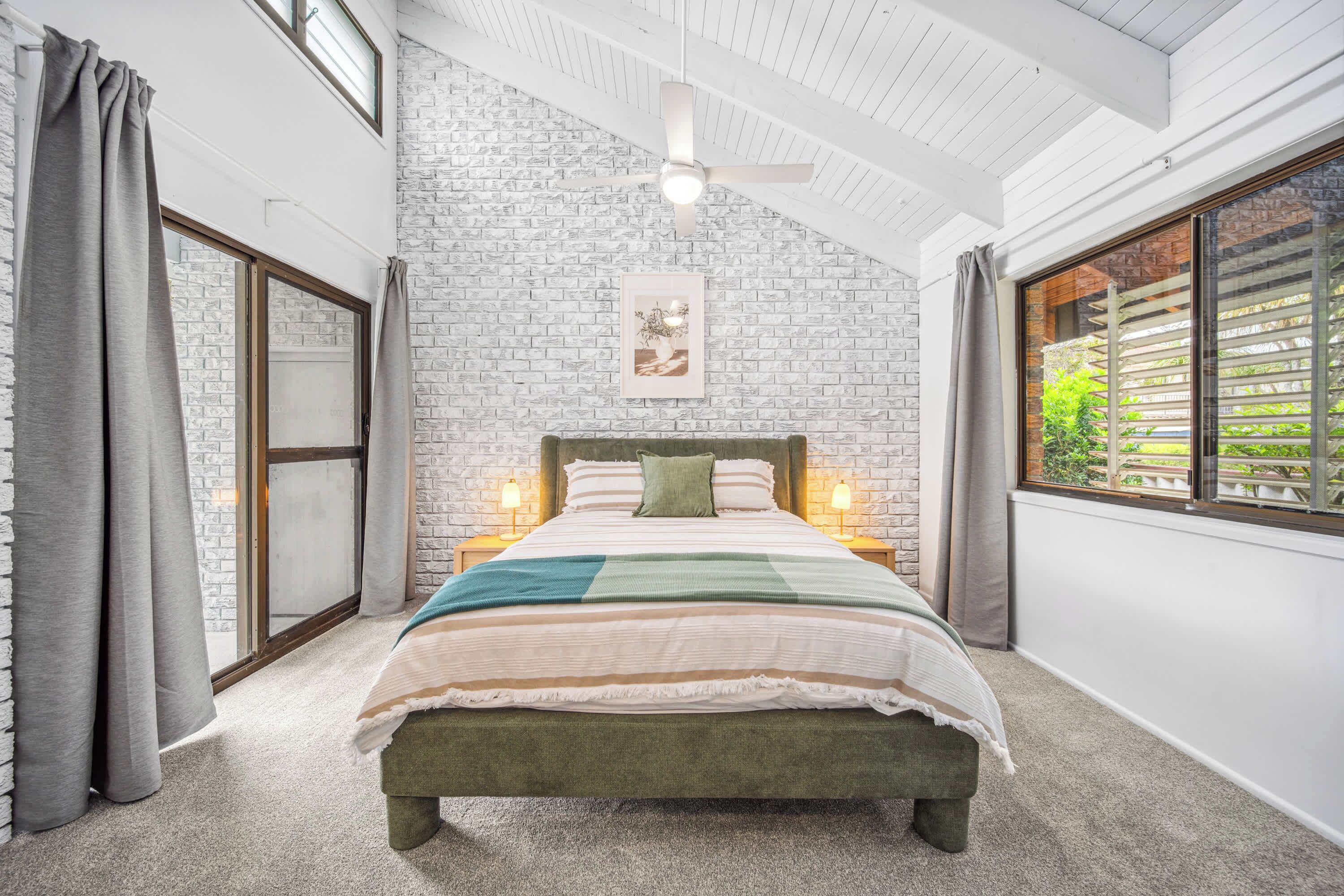 3 bedrooms, desk, iron/ironing board, travel crib