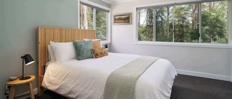4 bedrooms, desk, iron/ironing board, travel cot