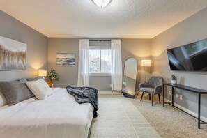 4 bedrooms, desk, travel cot, free WiFi
